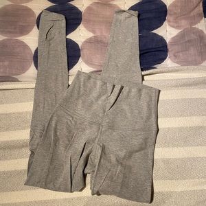 Lululemon leggings. Fits size 4/6